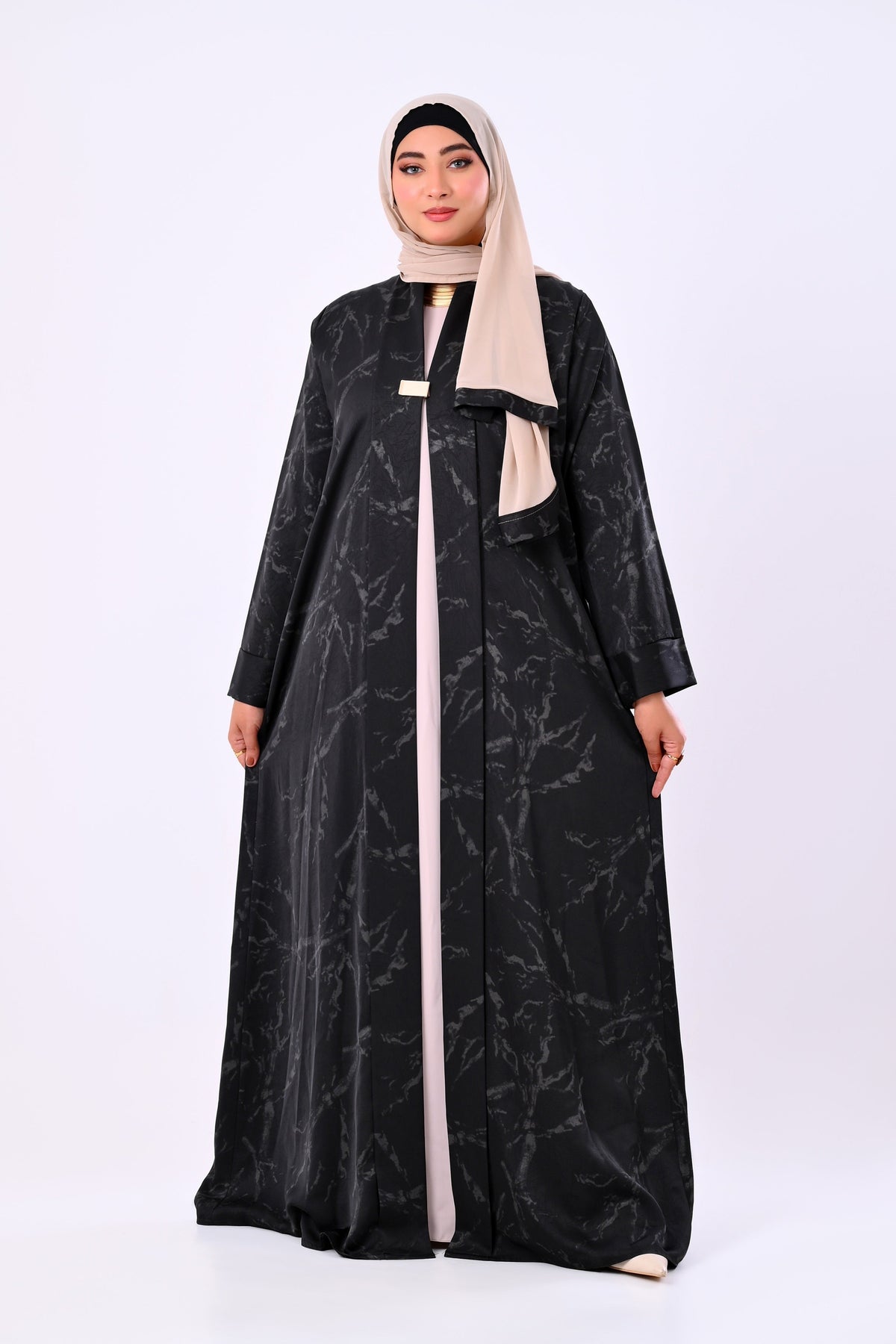 Roots Abaya